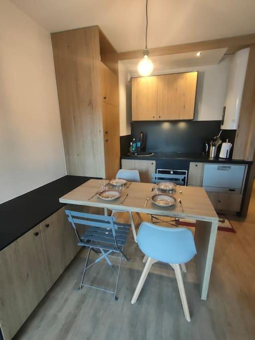 Magnifique 3 Etoiles En Hyper Centre Avec Place Privee Apartment Aix-les-Bains