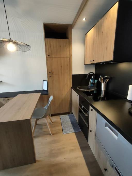 Apartment Magnifique 3 Etoiles En Hyper Centre Avec Place Privee Aix-les-Bains